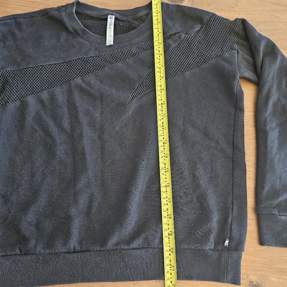 Fabletics Black Mesh Cut Out Sweatshirt Black Size XS - Picture 8 of 8
